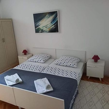 Studio Darija For 2 Persons S Terasom Wi-Fi & Parking Appartamento Makarska Esterno foto