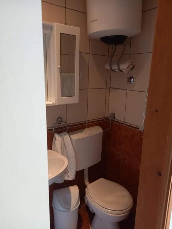 Studio Darija For 2 Persons S Terasom Wi-Fi & Parking Appartamento Makarska Esterno foto