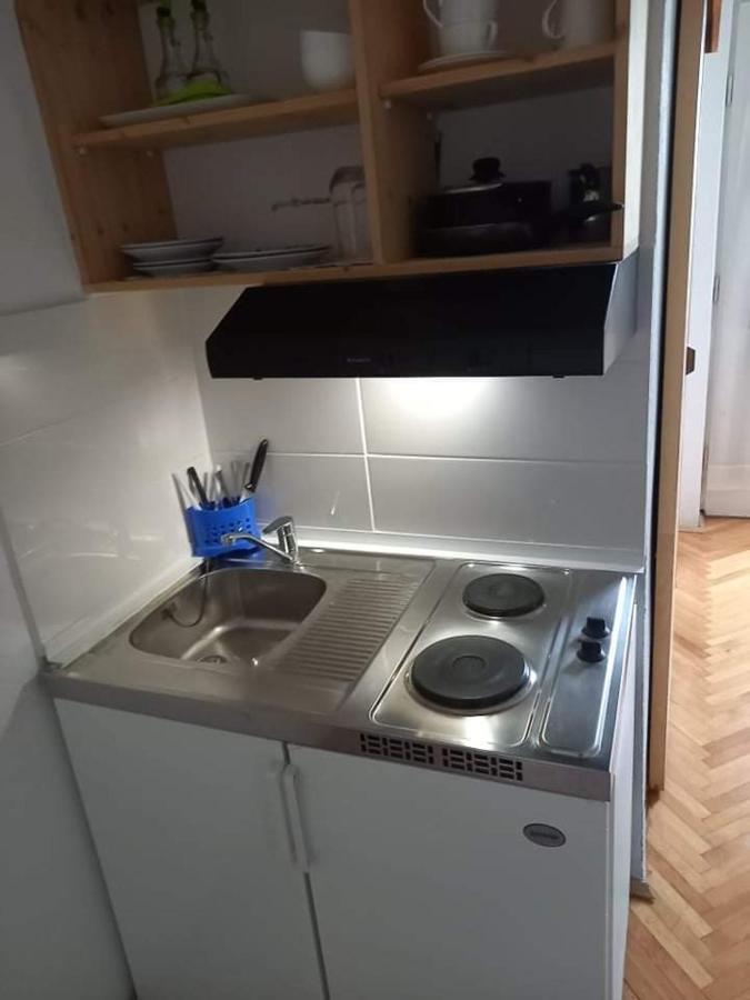 Studio Darija For 2 Persons S Terasom Wi-Fi & Parking Appartamento Makarska Esterno foto
