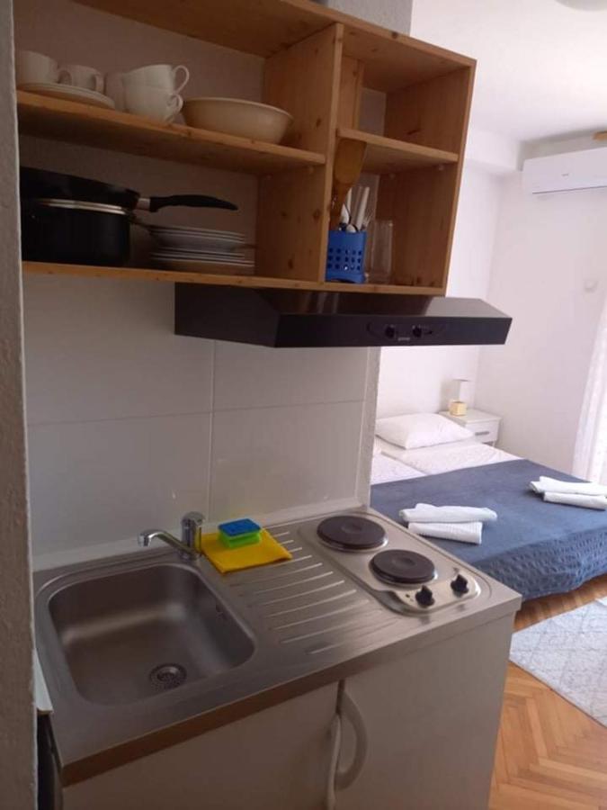 Studio Darija For 2 Persons S Terasom Wi-Fi & Parking Appartamento Makarska Esterno foto