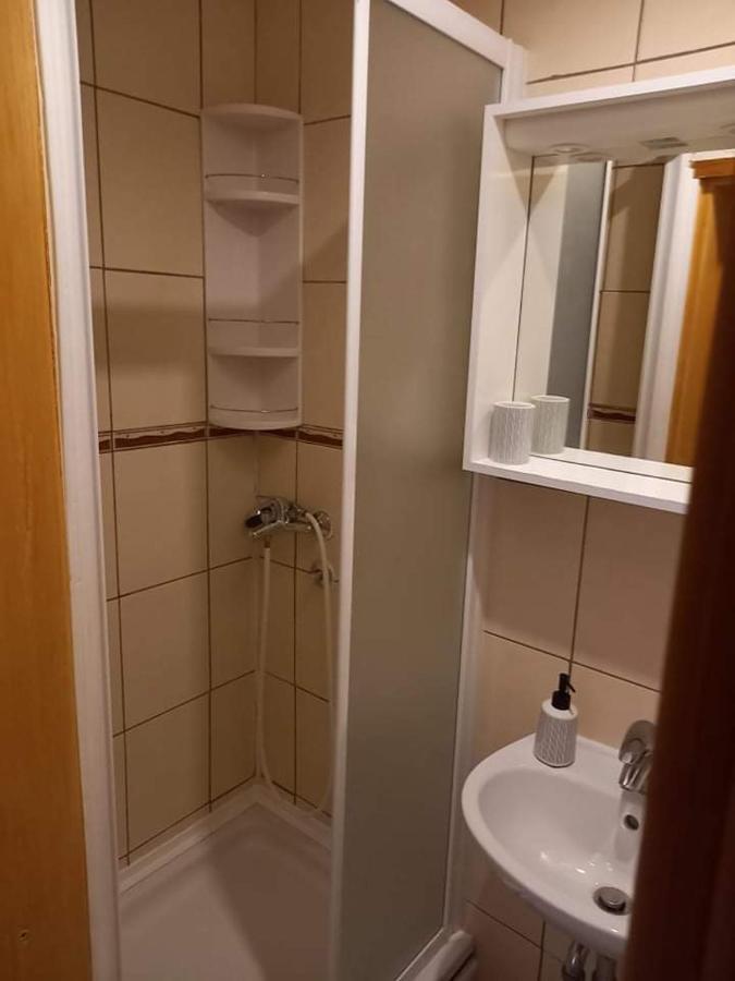 Studio Darija For 2 Persons S Terasom Wi-Fi & Parking Appartamento Makarska Esterno foto