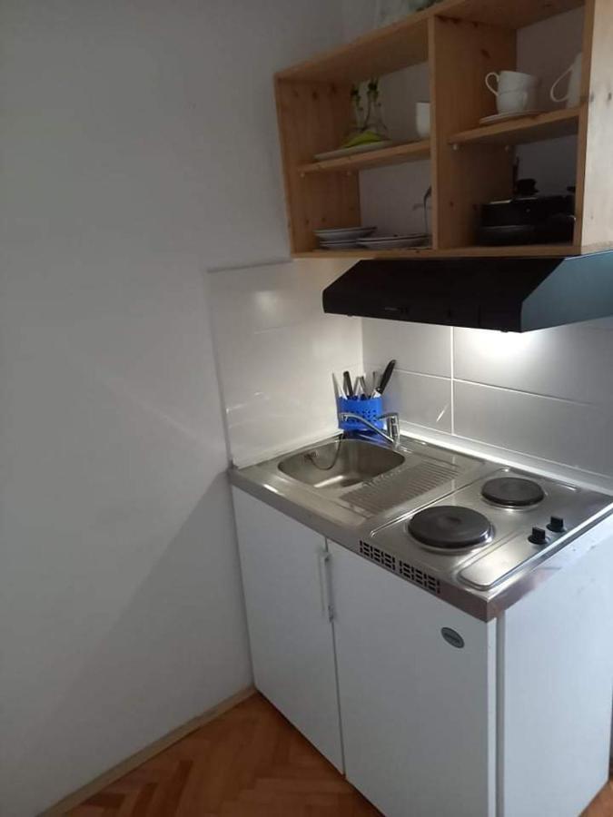 Studio Darija For 2 Persons S Terasom Wi-Fi & Parking Appartamento Makarska Esterno foto